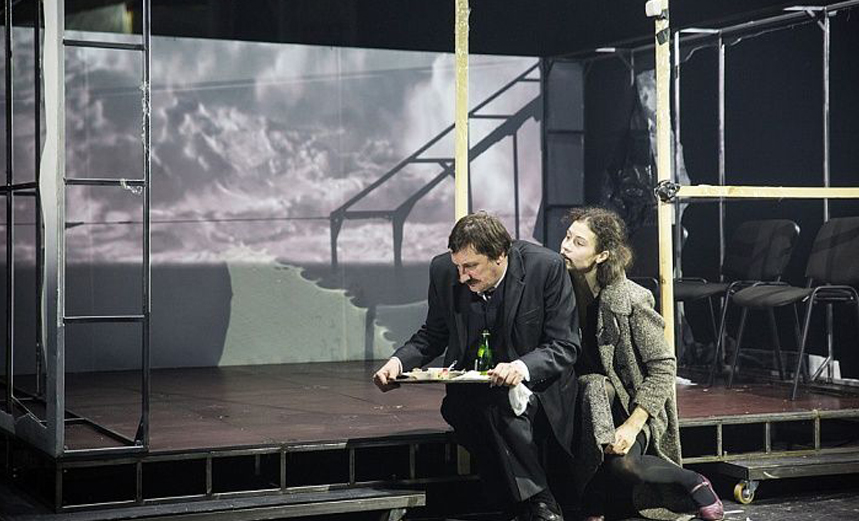 По ту сторону занавеса