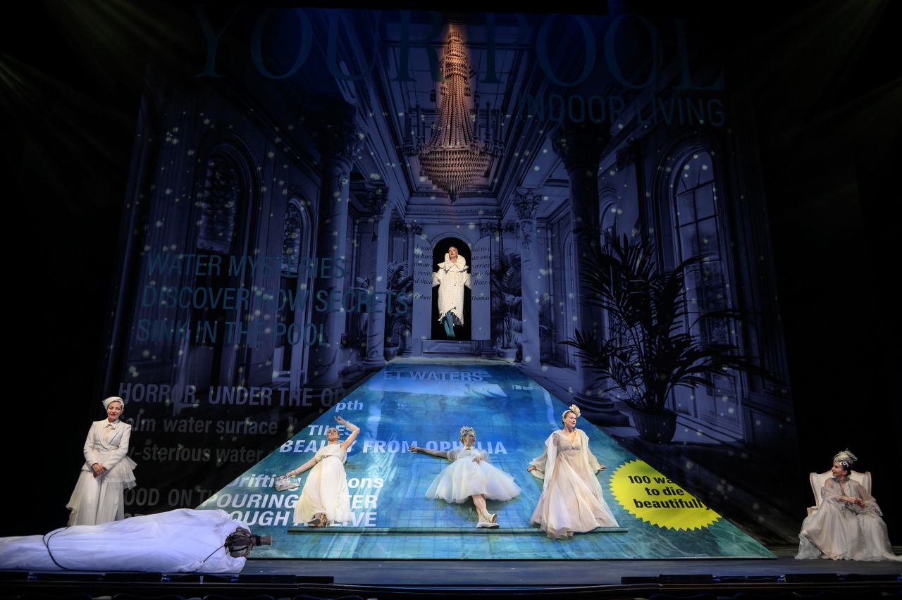 8 разгневанных женщин