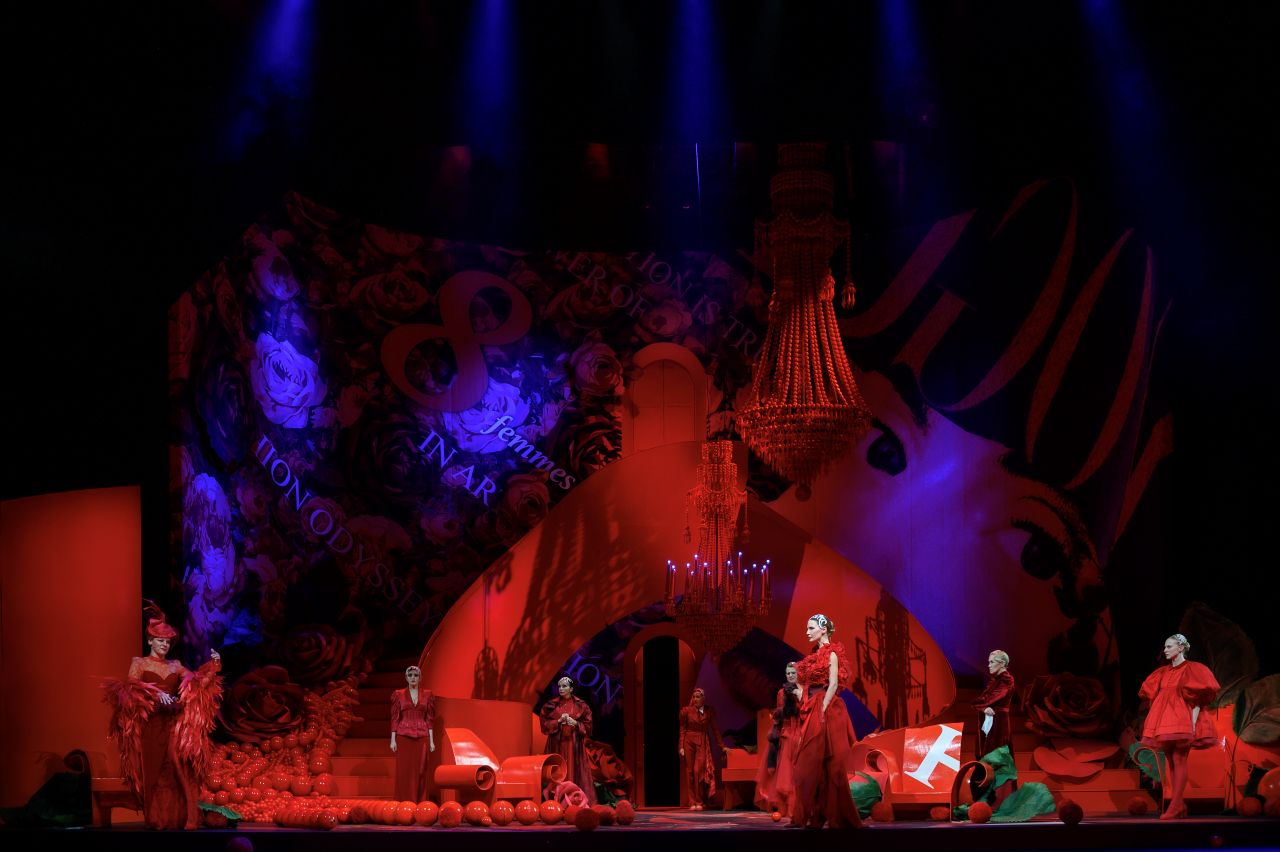 8 разгневанных женщин